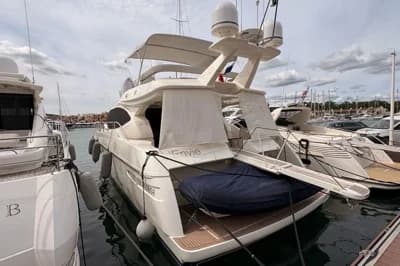 2009 Ferretti Yachts 592 | 58.6 ft 2