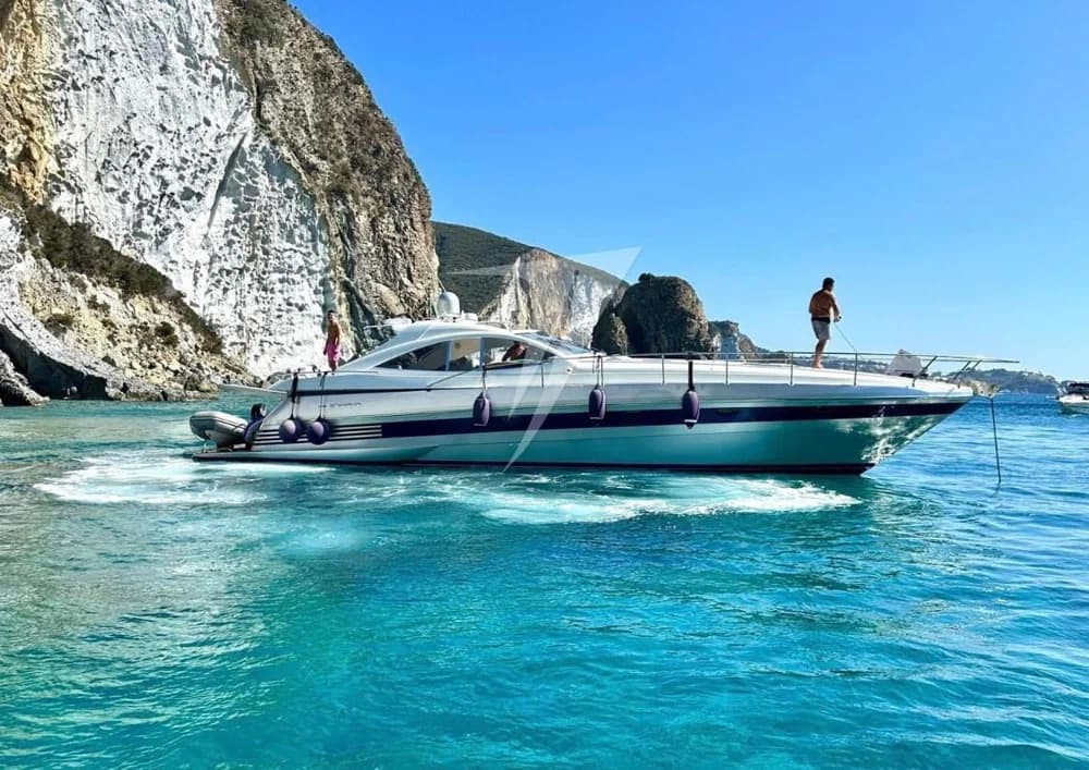 2004 Custom Pershing 54' | 58.2 ft