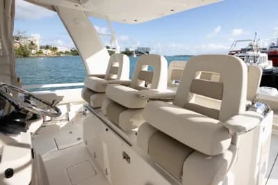 2015 Boston Whaler 420 Outrage | 42 ft 3