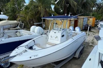 2007 Boston Whaler 240 Outrage | 24 ft 2