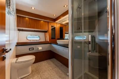 2009 Sunseeker 86 Yacht | 86.3 ft 3