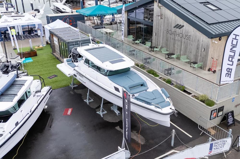 Axopar 38 Cross Cabin