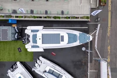 Axopar 38 Cross Cabin 2