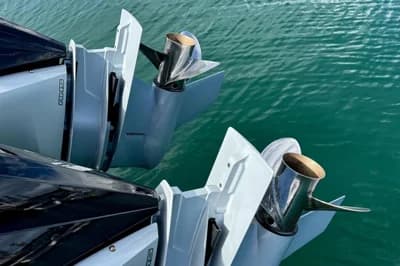 Axopar 37 XC Cross Cabin 3