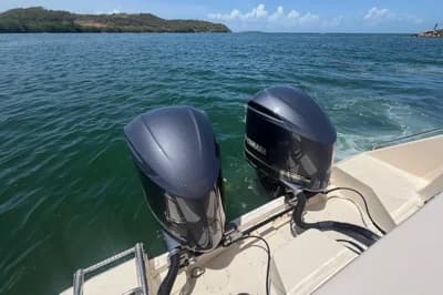 2014 Grady-White Express 330 | 33.5 ft 3