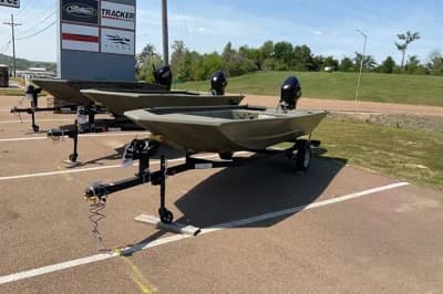 Tracker Grizzly 1754 Utility 2