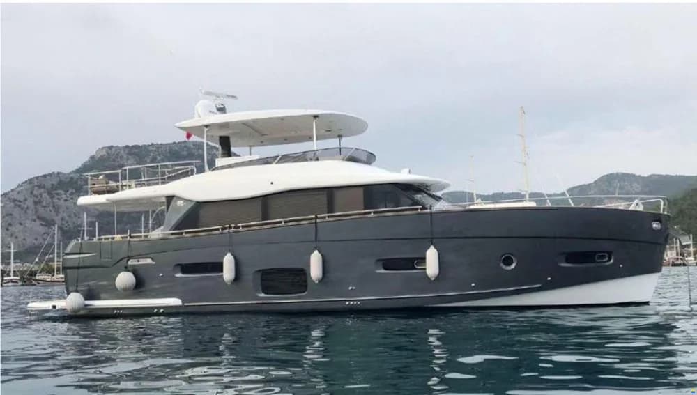 Azimut Magellano 66