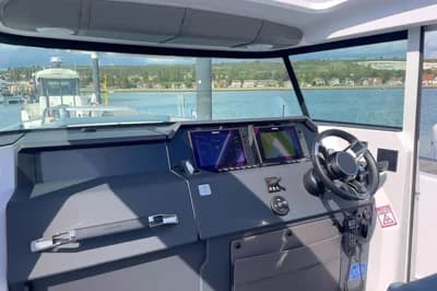 Axopar 37 XC Cross Cabin 3