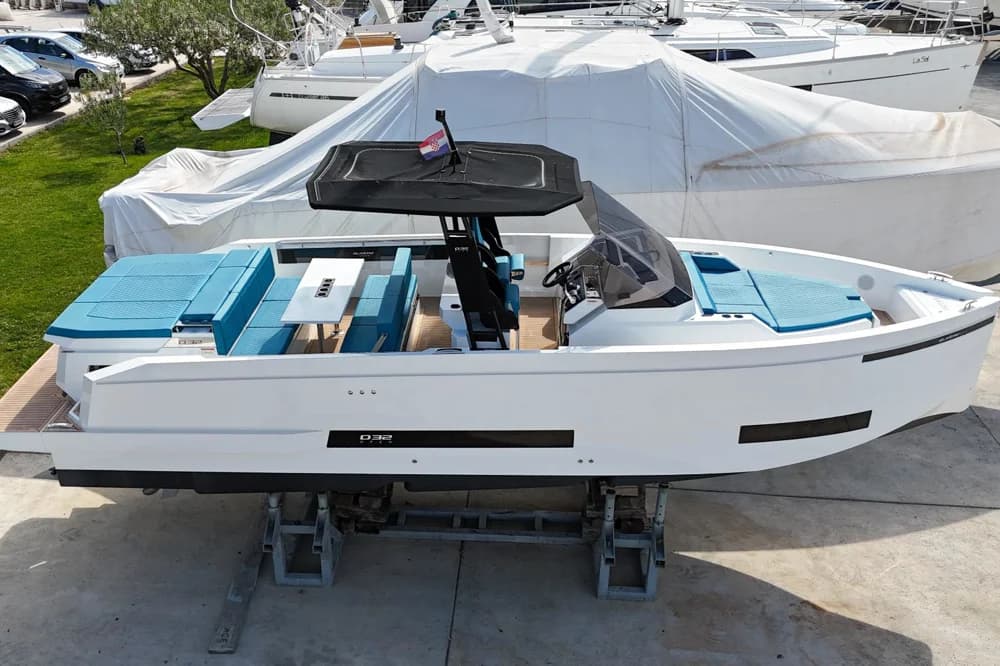 2024 De Antonio Yachts D32 OPEN | 32.5 ft
