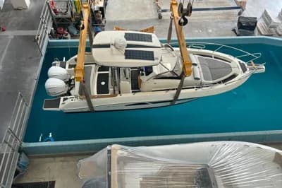 2020 Capelli CAP 33 WA | 33.5 ft 2