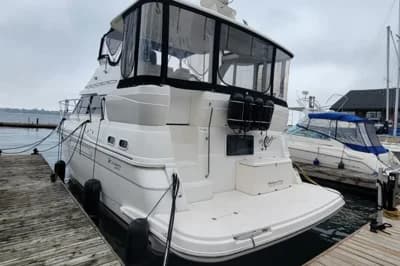 Cruisers Yachts 3750 Motoryacht 2