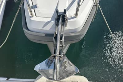 Axopar 37 Sports Cabin 3