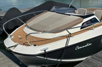 Quicksilver Activ 555 Cabin 3