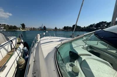 Cruisers Yachts 4270 Express 2