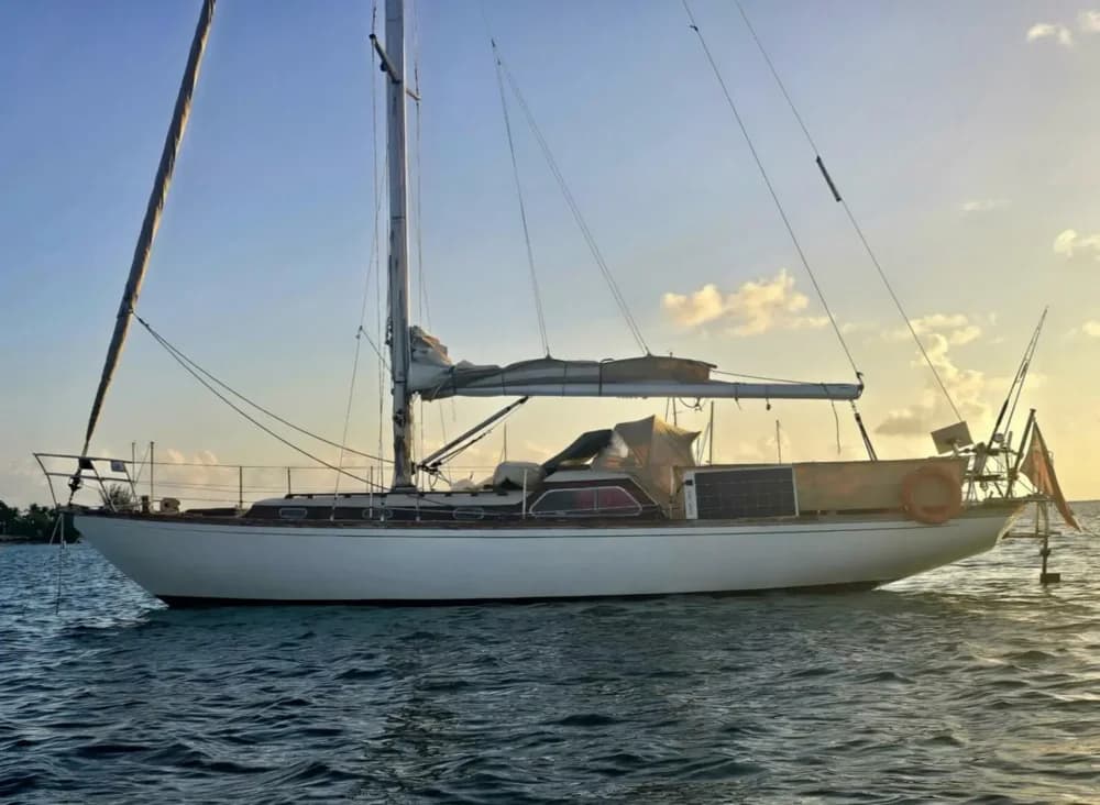 1963 Camper & Nicholson 36 Boat for Sale in Luperon
