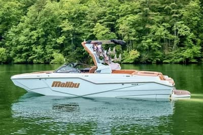 Malibu M242 2