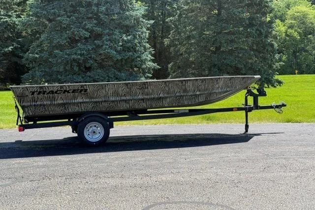 Tracker Grizzly 1648 Utility