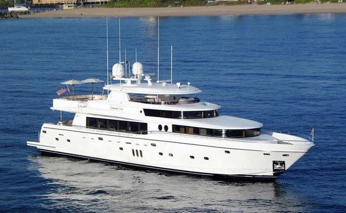Johnson Motor Yacht w/On Deck Master