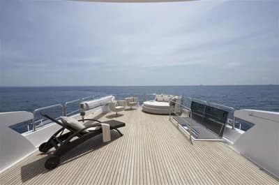 Johnson Motor Yacht w/On Deck Master 3