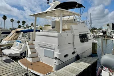 Silverton 322 Motor Yacht 2