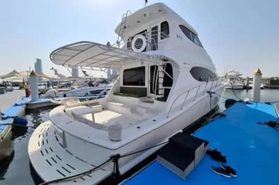 Hatteras 68 Cockpit Motor Yacht 2