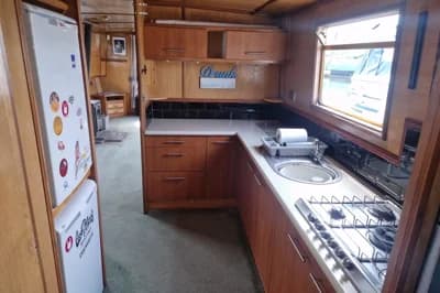 Houseboat 55ft House Boat 2