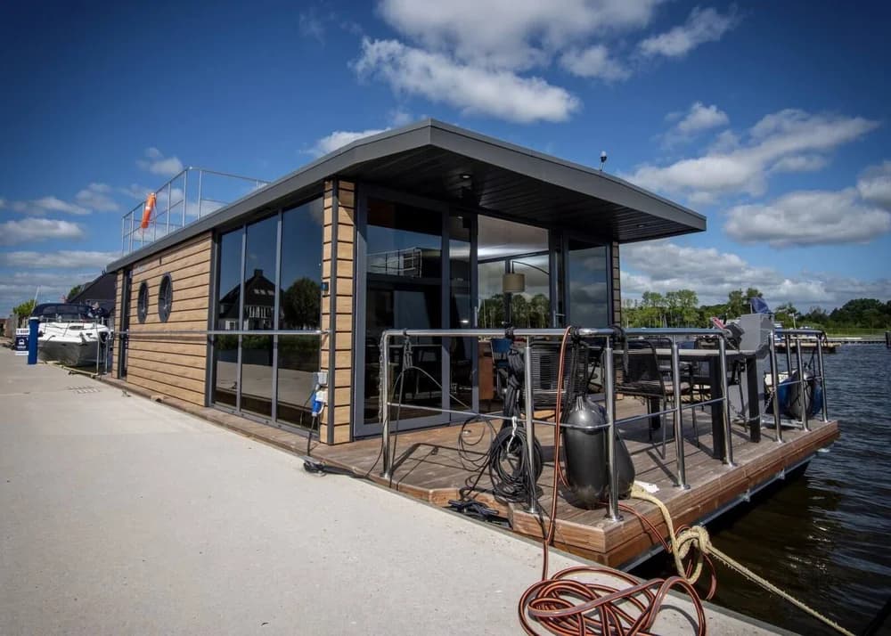 La Mare Houseboat Apartboat XL