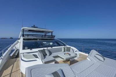 Pearl 82 2
