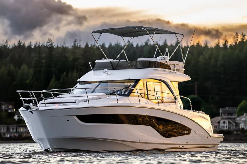 Beneteau Antares 12 Fly