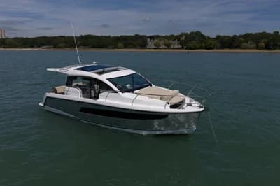 Sealine C335 3