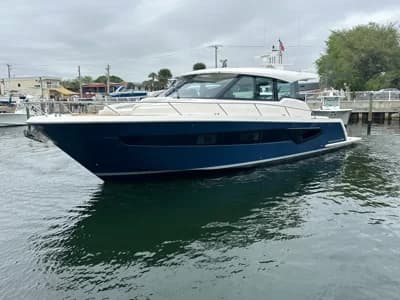 Tiara Yachts EX 54 2