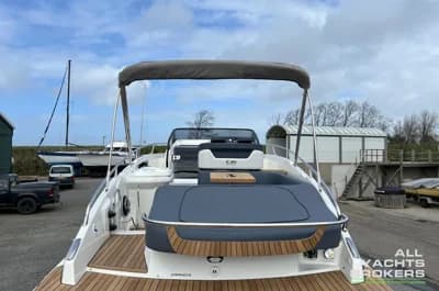 Cranchi Endurance E30 2