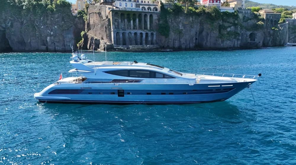 Cerri Cantieri Navali 102 FLYING SPORT