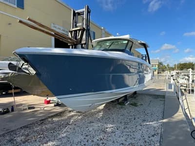 Tiara Yachts 39 LS 2