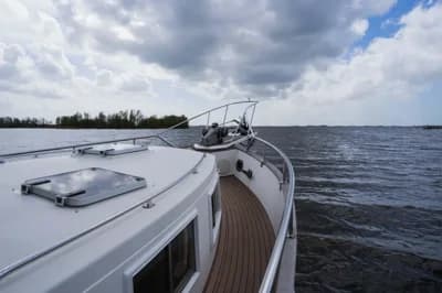 Grand Banks 49 Motoryacht 3