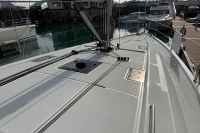 Beneteau Oceanis 40.1 3