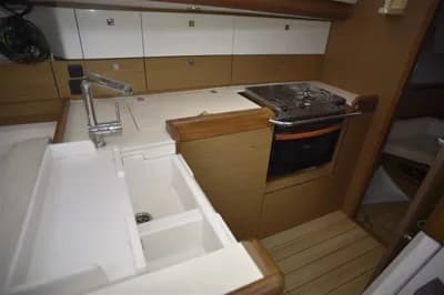 Jeanneau Sun Odyssey 41 DS 3