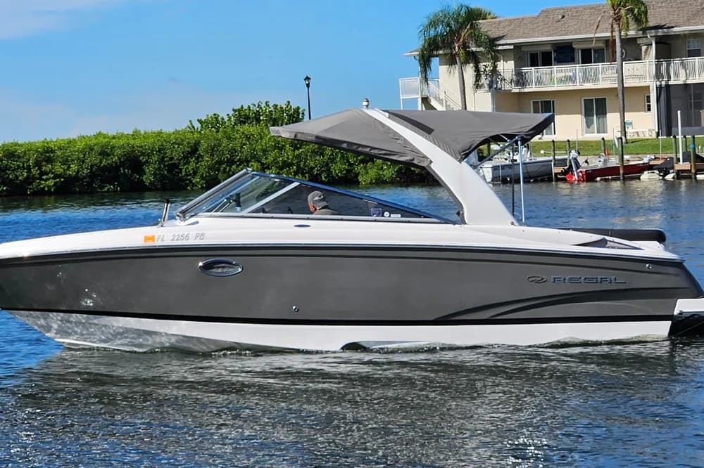Regal 2700 ES Bowrider