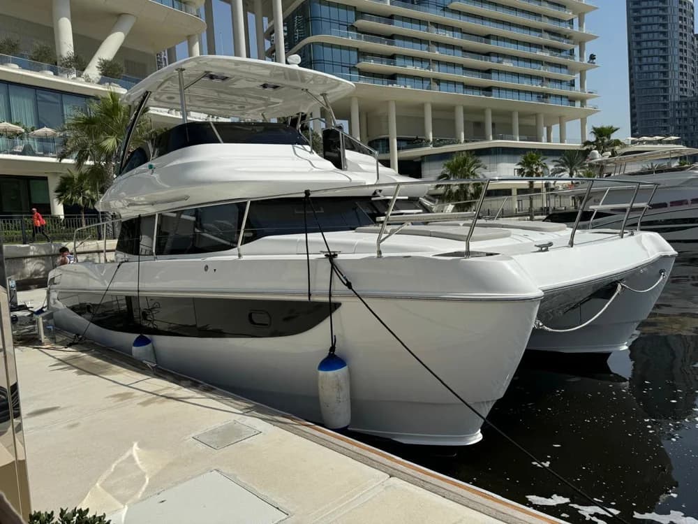 Aquila 42 Yacht