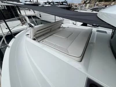 Beneteau Swift Trawler 37 Fly 2