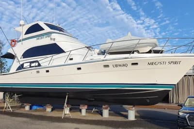 Custom 70 Flybridge Cruiser 2