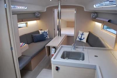 Beneteau Oceanis 34.1 2