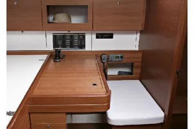 Dufour 375 Grand Large 3