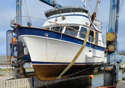 DeFever 40 Passage Maker Trawler Yacht 2