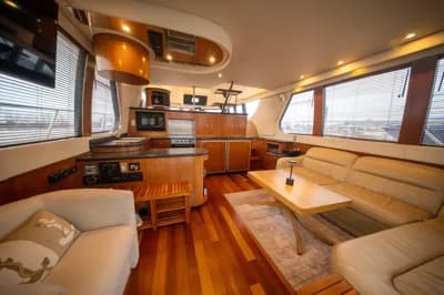 Carver 530 Voyager Pilothouse 2
