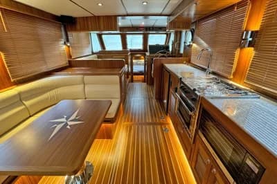 Helmsman Trawlers 38 Sedan 2