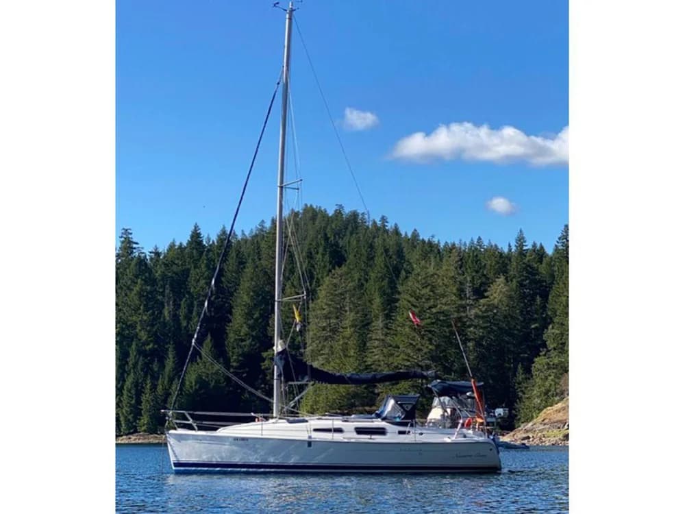 Sailboat Hunter 33