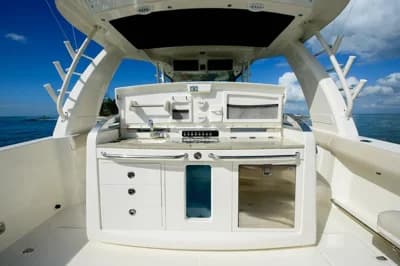 Boston Whaler 420 Outrage 2