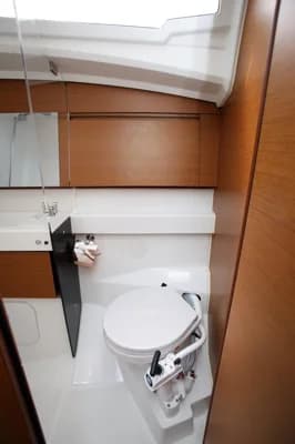 Jeanneau Sun Odyssey 410 3