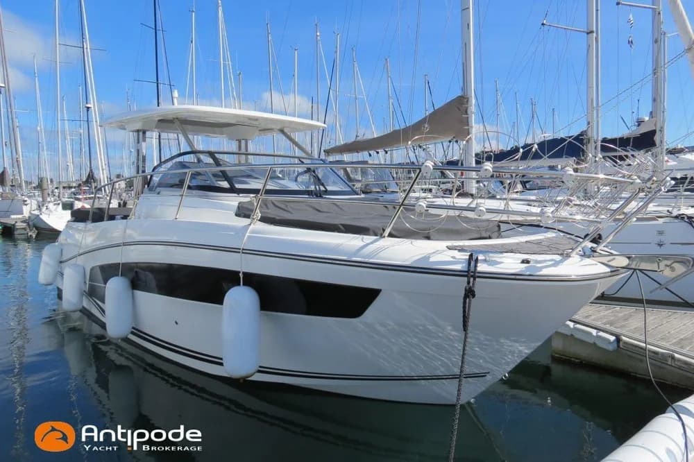 Jeanneau Cap Camarat 10.5 WA Serie 2